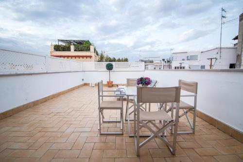 Habitación Doble con terraza del hotel Petit Palace Marques Santa Ana. Foto 10