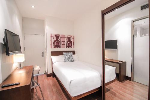 Habitación Individual del hotel Petit Palace Marques Santa Ana. Foto 3