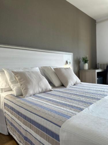 Habitación Doble con balcón - 1 o 2 camas del hotel Planas. Foto 5