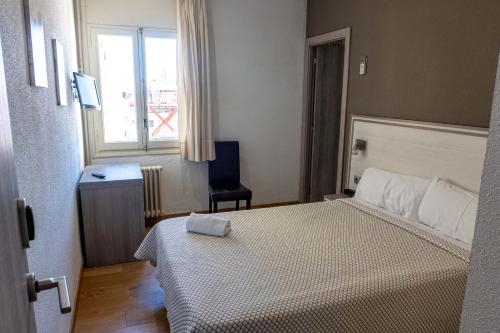 Habitación Doble Estándar del hotel Planas. Foto 1