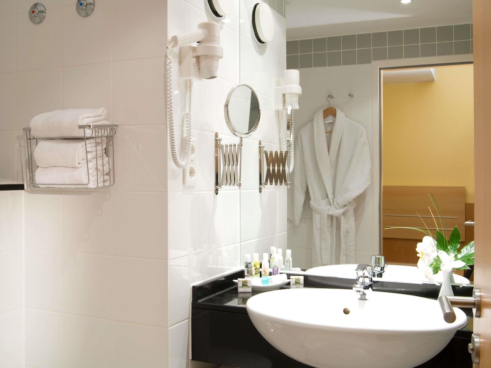 Habitación Estándar con 1 cama doble del hotel Mercure Schweinfurt Maininsel. Foto 2