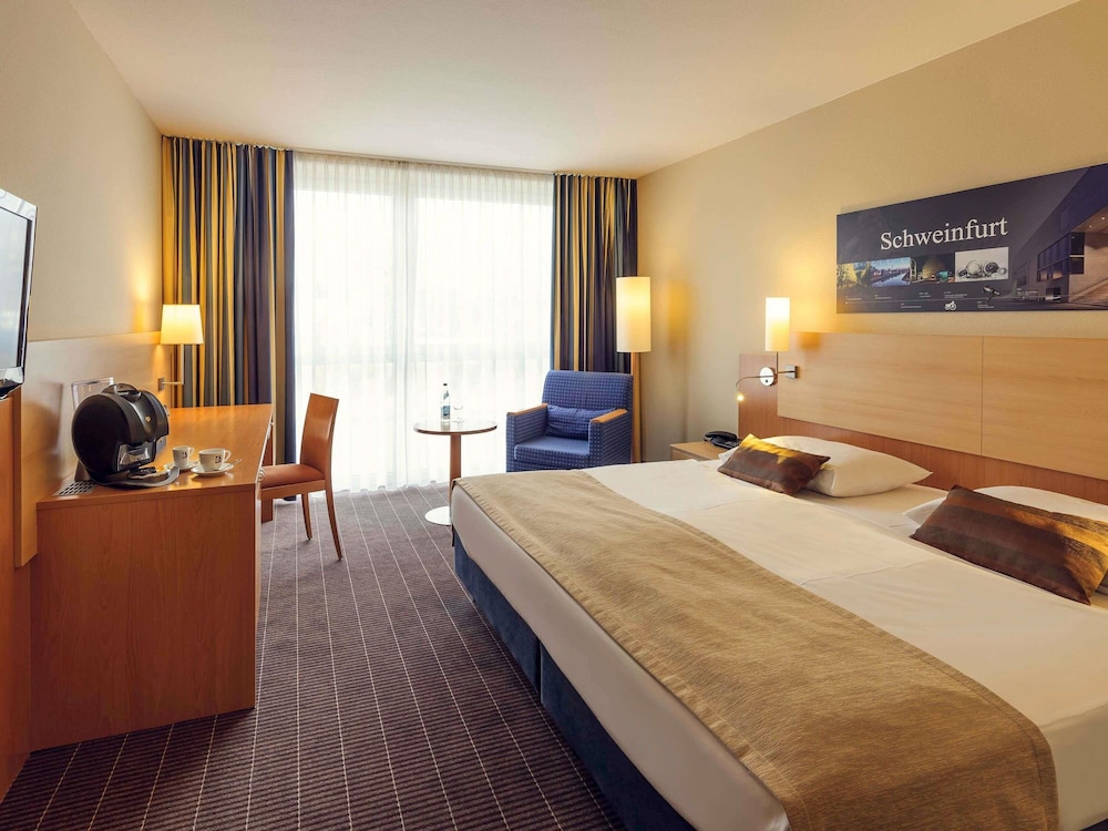 Habitación superior con 1 cama king - size y vistas al río Main del hotel Mercure Schweinfurt Maininsel