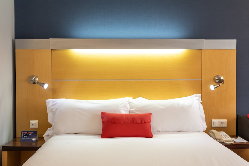 Habitación estándar, 1 cama doble con sofá cama del hotel Holiday Inn Express Lisbon - Oeiras, An Ihg. Foto 2