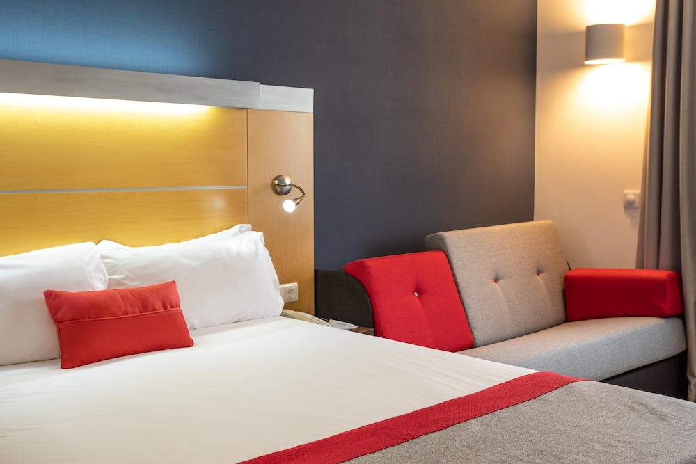 Habitación estándar, 1 cama doble con sofá cama del hotel Holiday Inn Express Lisbon - Oeiras, An Ihg. Foto 4