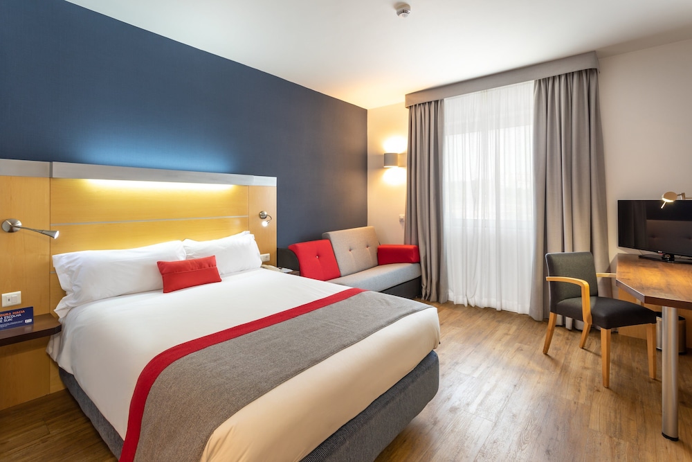 Habitación estándar, 1 cama doble con sofá cama del hotel Holiday Inn Express Lisbon - Oeiras, An Ihg. Foto 5