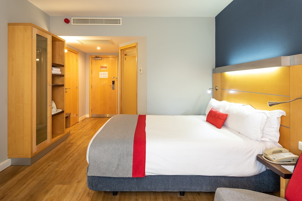 Habitación estándar del hotel Holiday Inn Express Lisbon - Oeiras, An Ihg. Foto 2