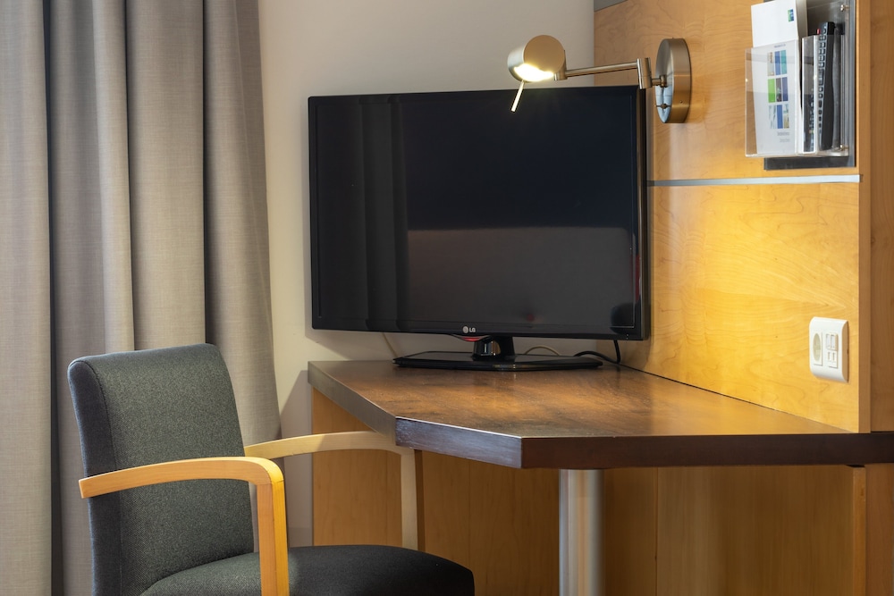 Habitación estándar del hotel Holiday Inn Express Lisbon - Oeiras, An Ihg. Foto 7
