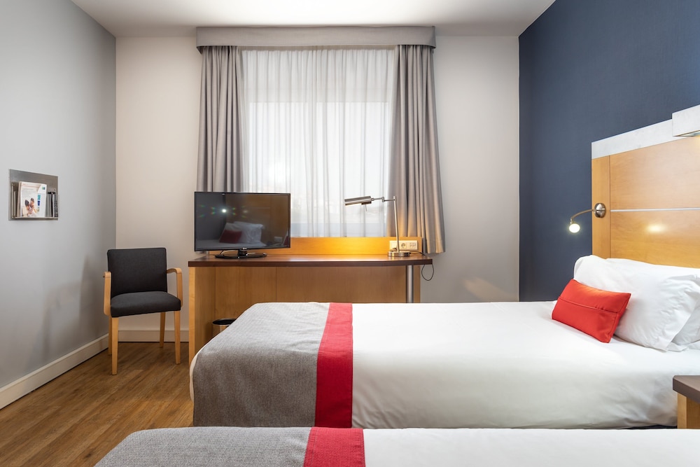 Habitación estándar, 2 camas individuales del hotel Holiday Inn Express Lisbon - Oeiras, An Ihg. Foto 3