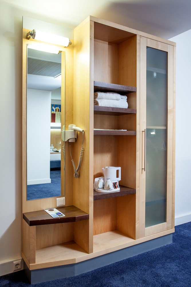 Habitación estándar, 2 camas individuales del hotel Holiday Inn Express Lisbon - Oeiras, An Ihg. Foto 7