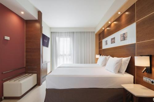 Habitación Doble con Cama supletoria del hotel Dorma León. Foto 4