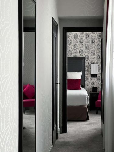 Habitación Doble Premium - 2 camas del hotel Maison Astor Paris, Curio Collection By Hilton. Foto 2