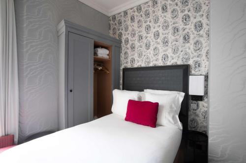 Habitación Individual del hotel Maison Astor Paris, Curio Collection By Hilton