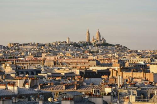 Suite en la azotea del hotel Maison Astor Paris, Curio Collection By Hilton