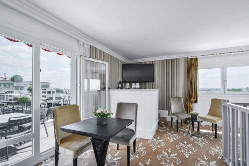 Suite en la azotea del hotel Maison Astor Paris, Curio Collection By Hilton. Foto 4