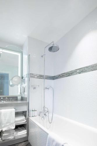 Suite en la azotea del hotel Maison Astor Paris, Curio Collection By Hilton. Foto 7