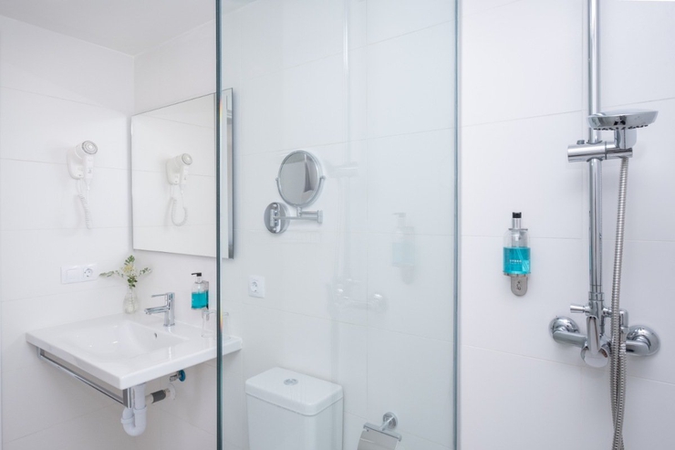 Estudio Select Vista Piscina del hotel Carema Beach Menorca. Foto 1