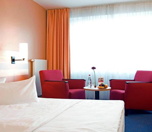 Habitación Doble Estándar Plus - 1 ó 2 camas del hotel Intercityhotel Frankfurt Airport. Foto 2