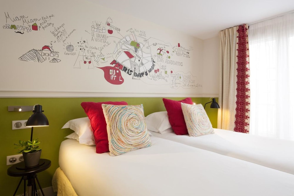 Habitación estándar con 1 cama doble o 2 individuales del hotel Les Trois Poussins. Foto 5