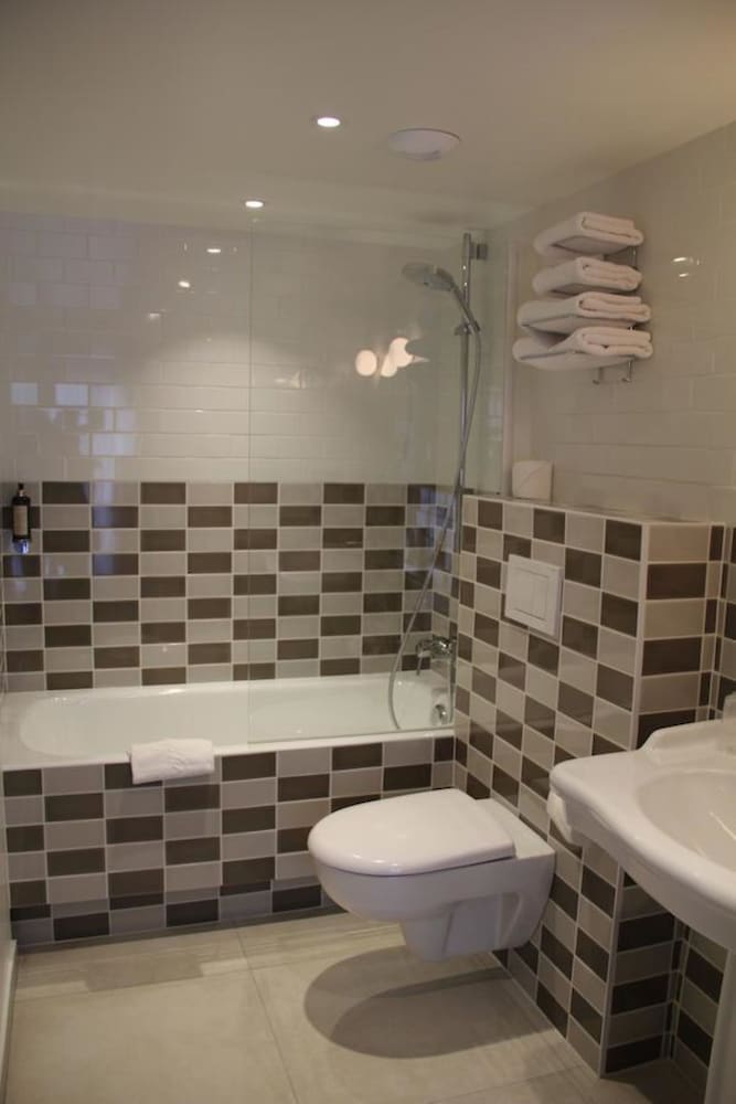 Habitación estándar con 1 cama doble o 2 individuales del hotel Les Trois Poussins. Foto 8