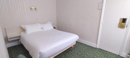 Habitación Doble del hotel Grand Hotel du Havre. Foto 8