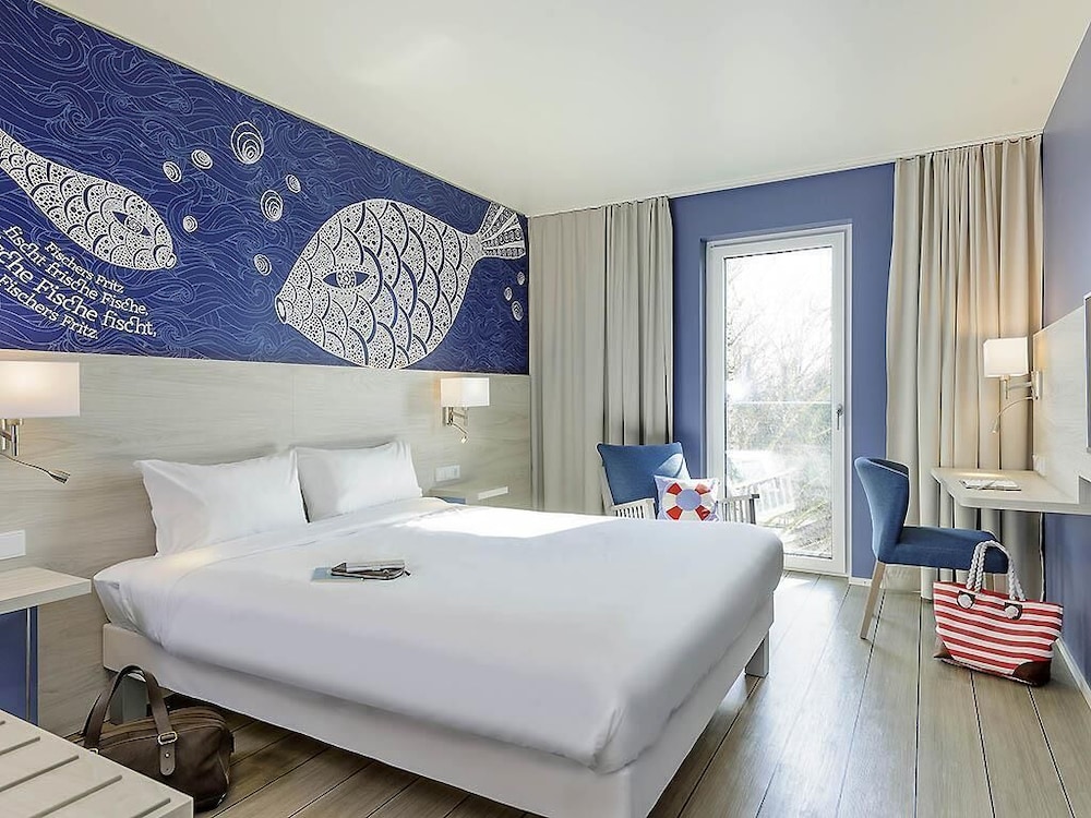Habitaciones dobles All Comfort con una cama doble del hotel Ibis Styles Konstanz. Foto 2