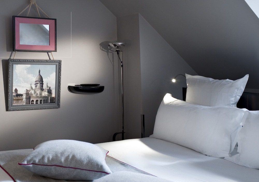 Habitación clásica doble del hotel Saint Dominique. Foto 1