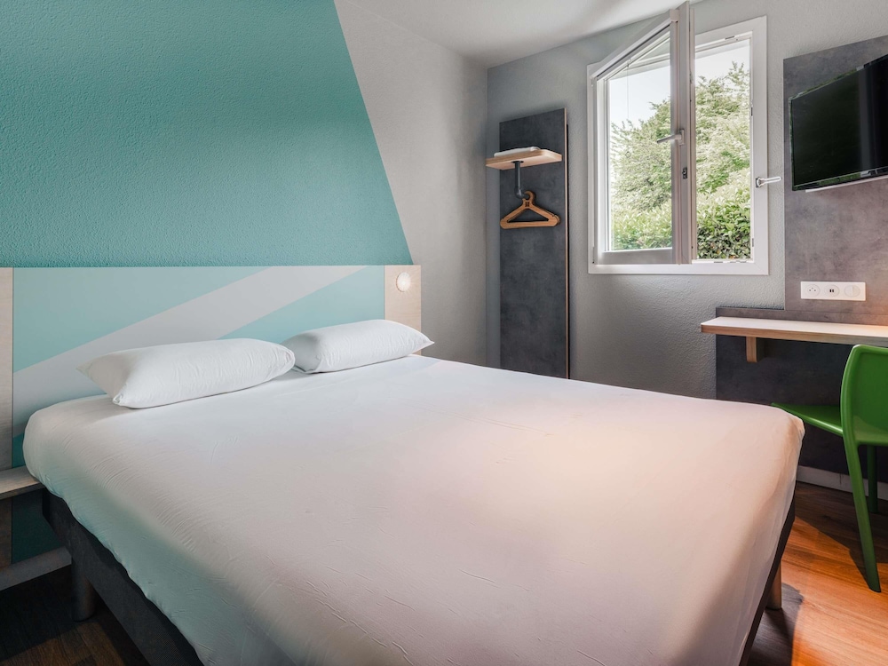 Habitación Doble con cama grande del hotel Ibis Budget Rennes Route De Saint Malo