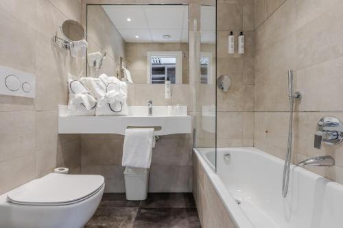 Habitación Doble Superior - 1 o 2 camas del hotel FH55 Grand Hotel Mediterraneo. Foto 4
