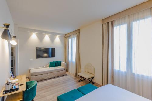 Suite Junior del hotel FH55 Grand Hotel Mediterraneo. Foto 1