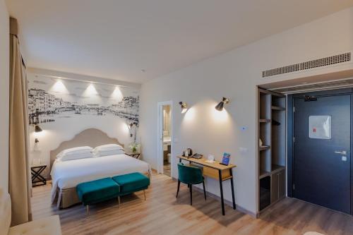 Suite Junior del hotel FH55 Grand Hotel Mediterraneo. Foto 8