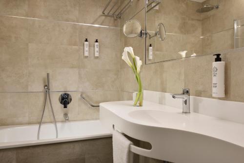 Habitación Familiar Superior del hotel FH55 Grand Hotel Mediterraneo