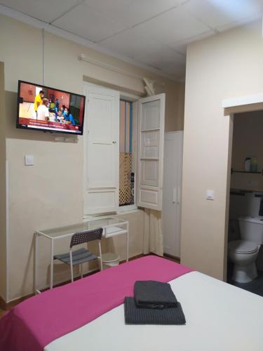 Habitación Familiar con baño privado del hotel Azahar. Foto 2