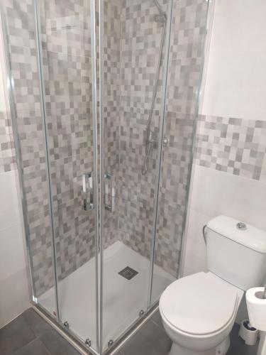 Habitación Doble con baño privado - 2 camas del hotel Azahar. Foto 8