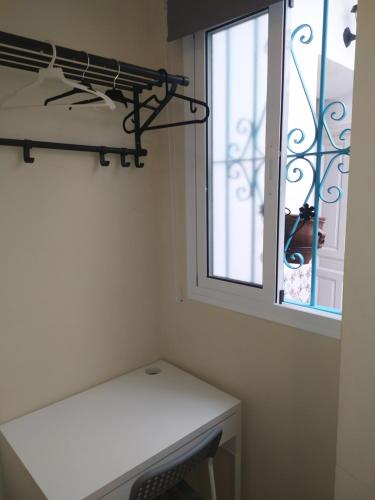 Habitación Doble con baño privado - 2 camas del hotel Azahar. Foto 13