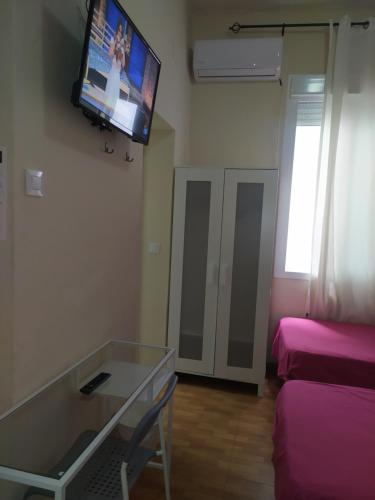 Habitación Triple con baño privado del hotel Azahar. Foto 4