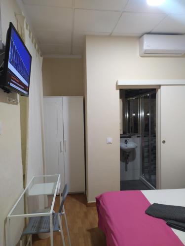 Habitación Familiar con baño privado del hotel Azahar. Foto 4