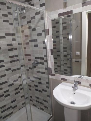 Habitación Individual con baño privado del hotel Azahar. Foto 4