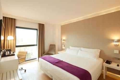 Suite Junior del hotel Sercotel Amistad Murcia. Foto 5