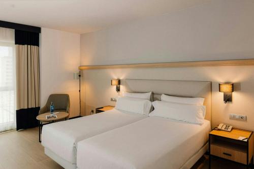Habitación Doble Superior del hotel Sercotel Amistad Murcia. Foto 2