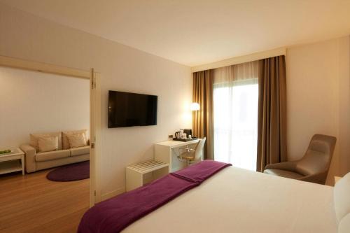 Suite Junior del hotel Sercotel Amistad Murcia. Foto 6