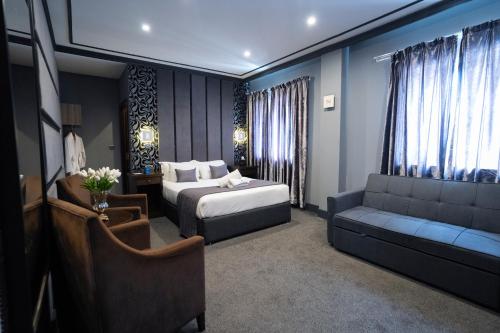 Habitación Deluxe - 1 cama grande del hotel Grand Sapphire. Foto 2