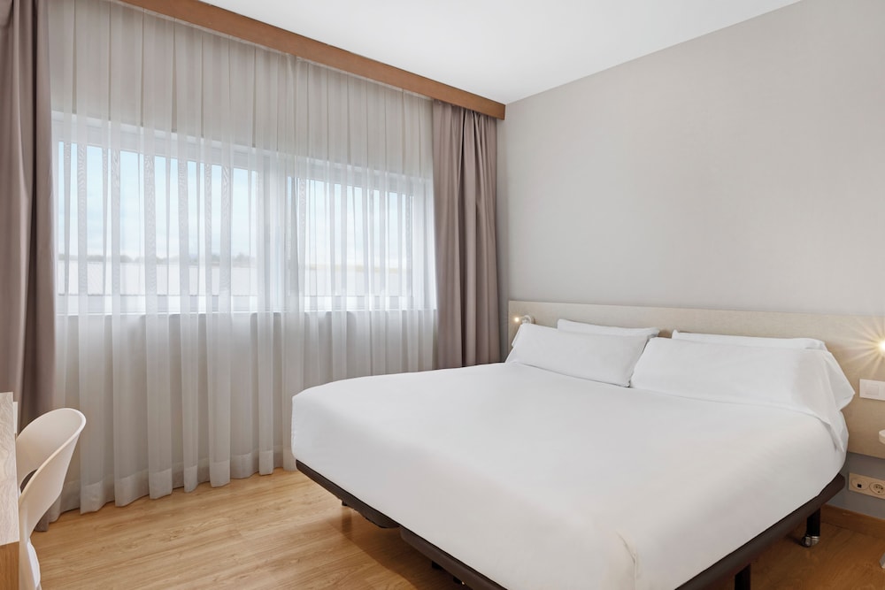 Habitación individual del hotel B&B Logroño Las Cañas. Foto 1