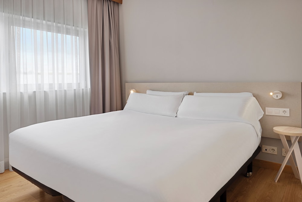 Habitación individual del hotel B&B Logroño Las Cañas. Foto 2