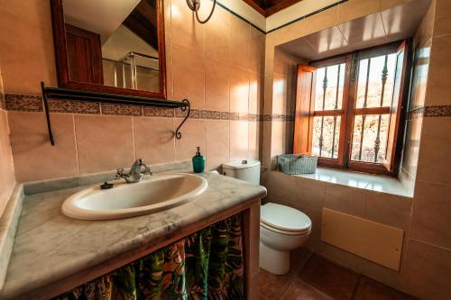 Habitación Doble con balcón y vistas al mar del hotel La Correa del Almendro