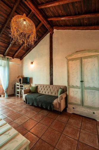 Habitación Doble con balcón y vistas al mar del hotel La Correa del Almendro. Foto 3