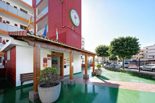 Apartamento de 1 dormitorio con vistas a la piscina del hotel Apartamentos Strelitzias. Foto 42