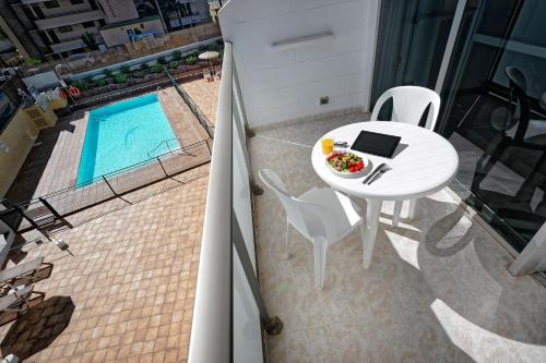 One Bedroom Apartment with Pool View del hotel Apartamentos Strelitzias. Foto 22