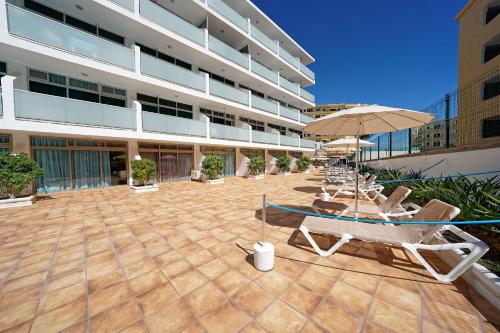 Apartamento de 1 dormitorio con vistas a la piscina del hotel Apartamentos Strelitzias. Foto 49