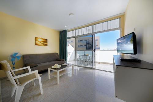 Apartamento de 1 dormitorio con vistas a la piscina del hotel Apartamentos Strelitzias. Foto 5