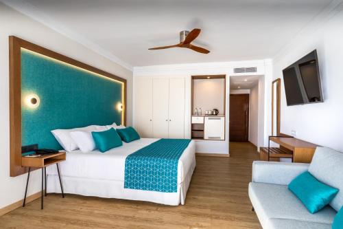 Habitación Doble Superior con vistas al mar del hotel Barceló Cabo De Gata. Foto 2